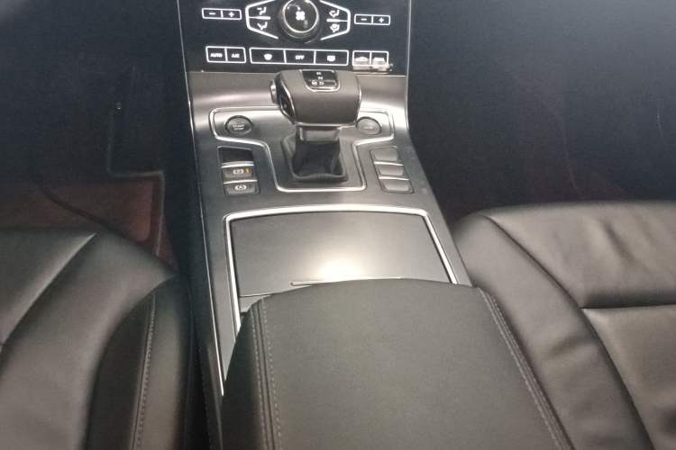 Used Hongqi H5 2020 1.8T Automatic ZhiLian QiYun Edition Gear Lever