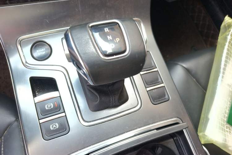 Used Hongqi H5 2020 1.5T DCT Flagship Edition Gear Lever