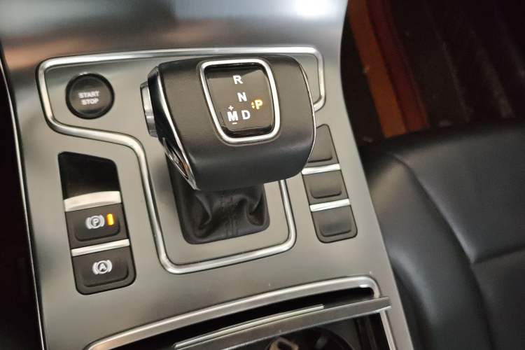 Used Hongqi H5 2020 1.5T DCT Flagship Edition Gear Lever