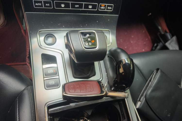 Used Hongqi H5 2020 1.5T DCT Flagship Edition Gear Lever