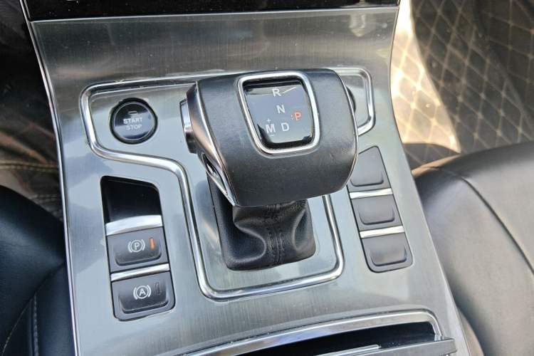 Used Hongqi H5 2020 1.8T Automatic ZhiLian QiYun Edition Gear Lever