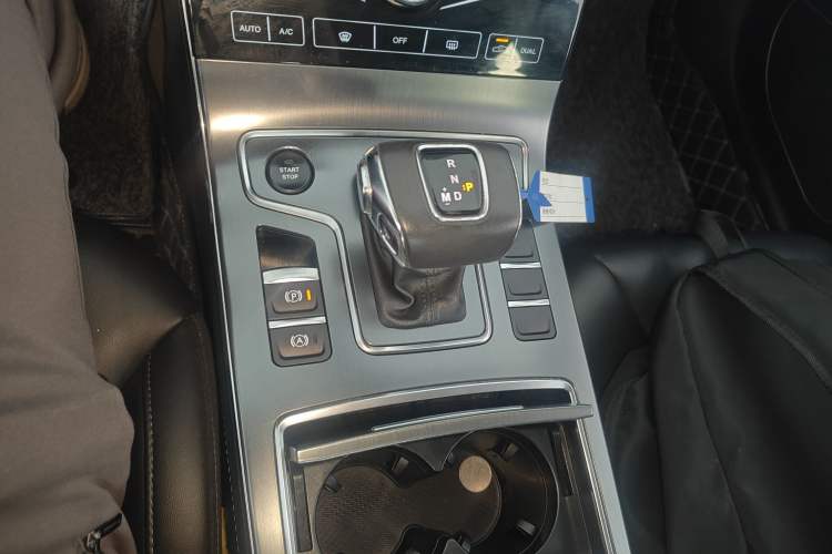 Used Hongqi H5 2020 1.5T DCT Flagship Edition Gear Lever