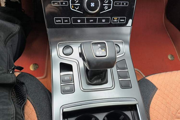 Used Hongqi H5 2020 1.5T DCT Flagship Edition Gear Lever