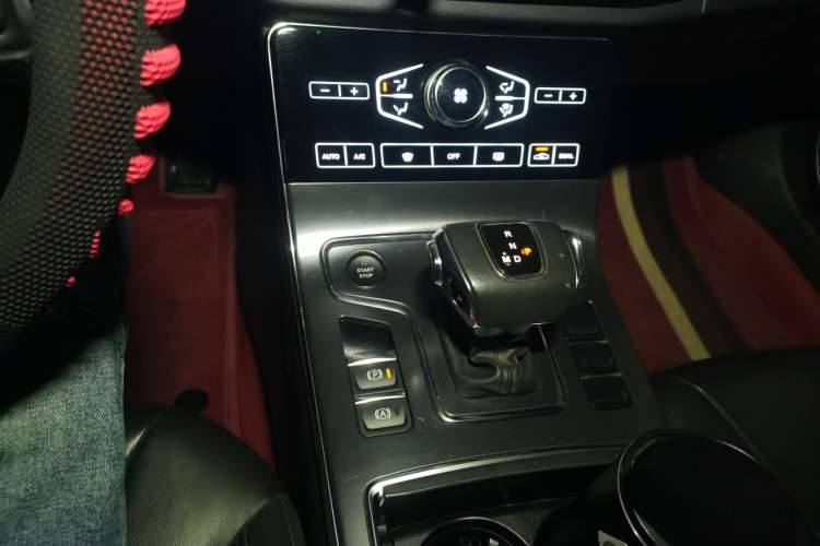Used Hongqi H5 2020 1.8T Automatic ZhiLian QiYun Edition Gear Lever