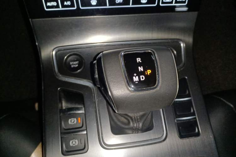 Used Hongqi H5 2020 1.5T DCT Flagship Edition Gear Lever