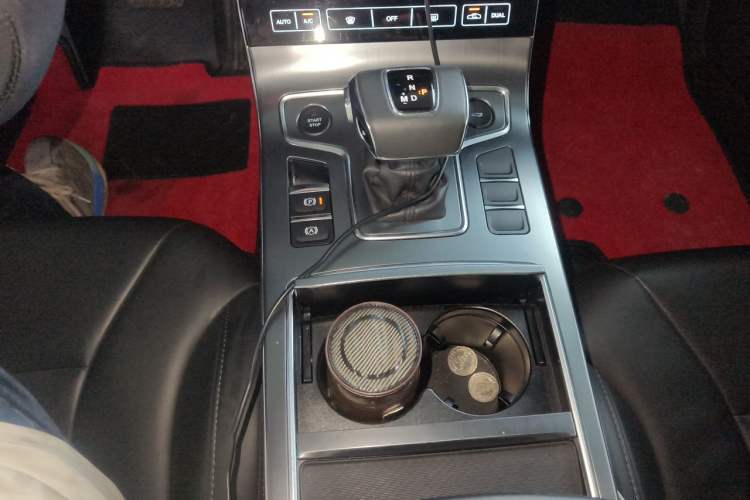 Used Hongqi H5 2020 1.8T Automatic ZhiLian QiYun Edition Gear Lever
