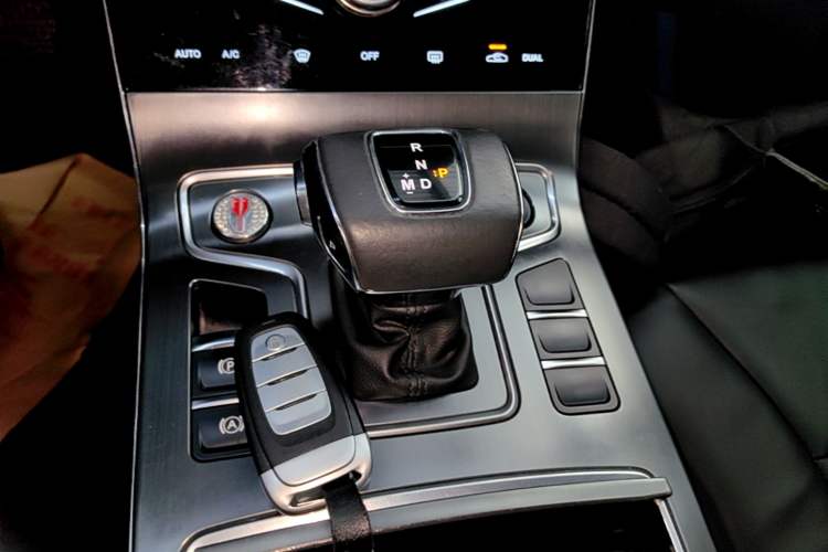 Used Hongqi H5 2020 1.5T DCT Flagship Edition Gear Lever