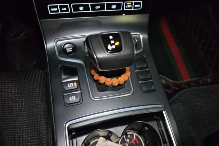 Used Hongqi H5 2020 1.5T DCT Flagship Edition Gear Lever