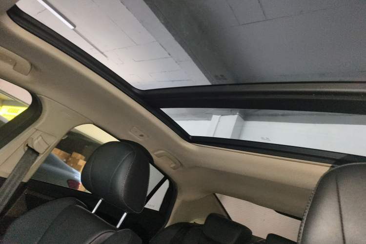 Used Hongqi H5 2020 1.8T Automatic Smart Connect Flagship Edition Headliner
