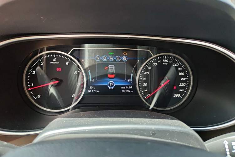 Used Hongqi H5 2020 1.8T Automatic Smart Connect Flagship Edition Instrument Cluster