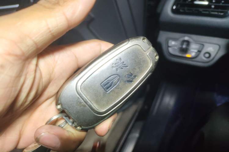 Used Hongqi H5 2020 1.8T Automatic Smart Connect Flagship Edition Interior 1