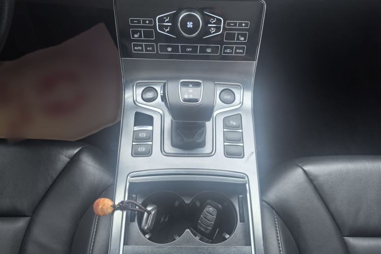 Used Hongqi H5 2020 1.8T Automatic Smart Connect Flagship Edition Interior 1