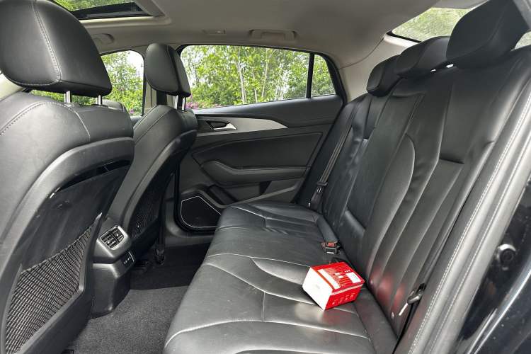 Used Hongqi H5 2020 1.5T DCT Flagship Edition Interior 4