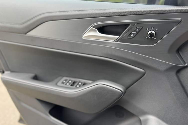 Used Hongqi H5 2020 1.5T DCT Flagship Edition Interior 4