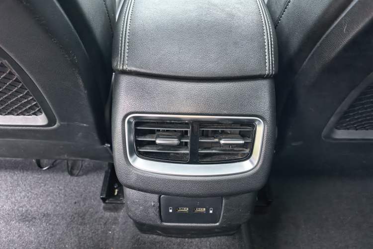 Used Hongqi H5 2020 1.5T DCT Flagship Edition Interior 7