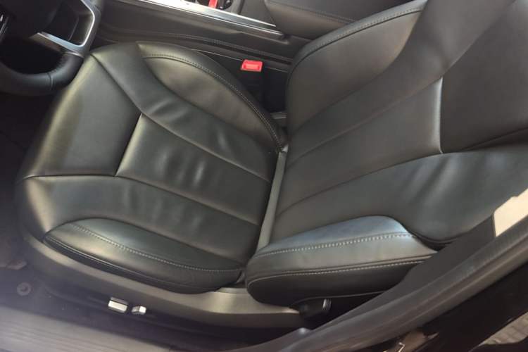Used Hongqi H5 2020 1.8T Automatic ZhiLian QiYun Edition Left Front Seat