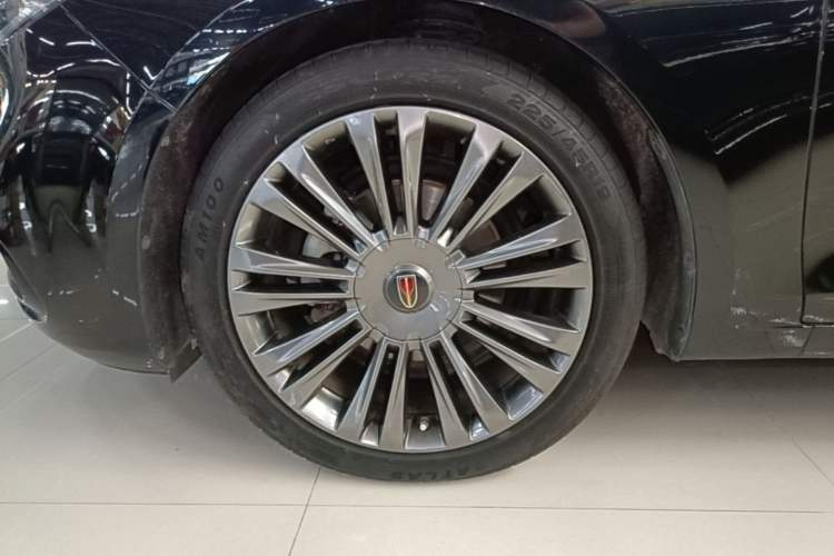 Used Hongqi H5 2020 1.8T Automatic ZhiLian QiYun Edition Left Front Wheel Hub