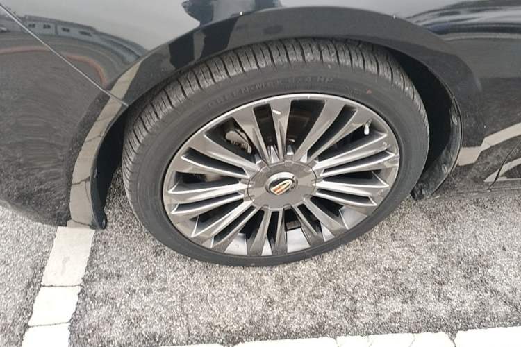 Used Hongqi H5 2020 1.8T Automatic Smart Connect Flagship Edition Left Front Wheel Hub