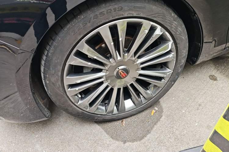 Used Hongqi H5 2020 1.5T DCT Flagship Edition Left Front Wheel Hub