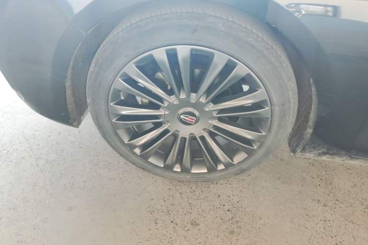 Used Hongqi H5 2020 1.8T Automatic Smart Connect Flagship Edition Left Front Wheel Hub