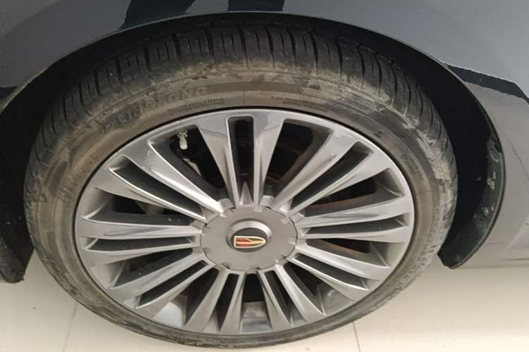Used Hongqi H5 2020 1.8T Automatic Smart Connect Flagship Edition Left Front Wheel Hub