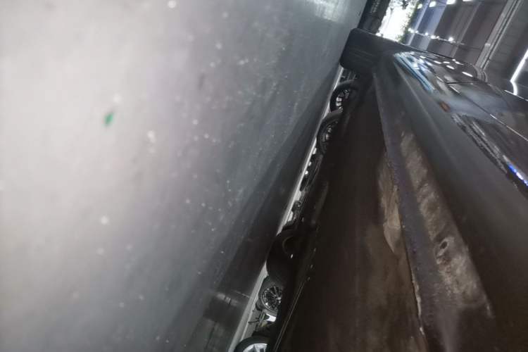 Used Hongqi H5 2020 1.5T DCT Flagship Edition Left Side Sill