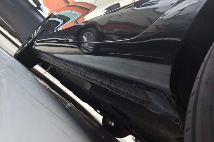 Used Hongqi H5 2020 1.8T Automatic Smart Connect Flagship Edition Left Side Sill