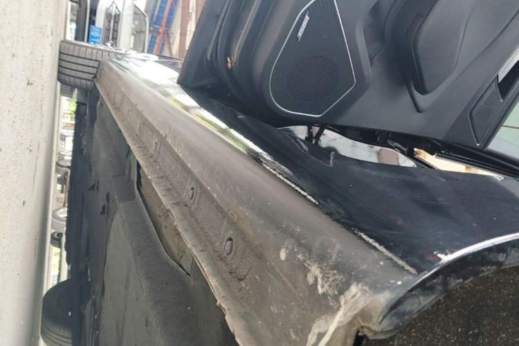 Used Hongqi H5 2020 1.8T Automatic Smart Connect Flagship Edition Left Side Sill