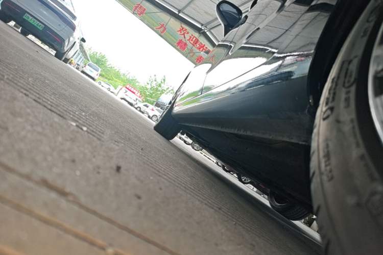 Used Hongqi H5 2020 1.5T DCT Flagship Edition Left Side Sill