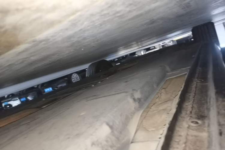 Used Hongqi H5 2020 1.5T DCT Flagship Edition Left Side Sill