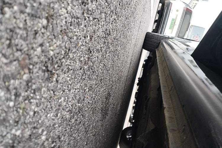 Used Hongqi H5 2020 1.8T Automatic Smart Connect Flagship Edition Left Side Sill