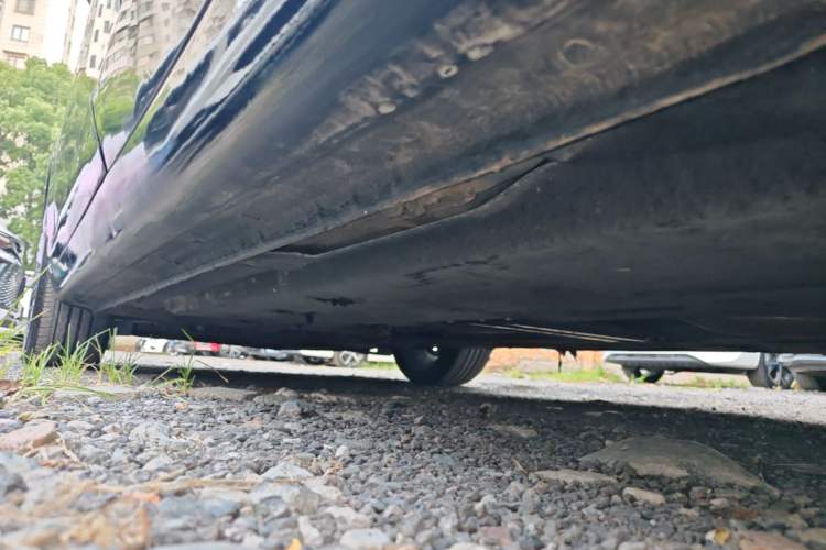 Used Hongqi H5 2020 1.5T DCT Flagship Edition Left Side Sill
