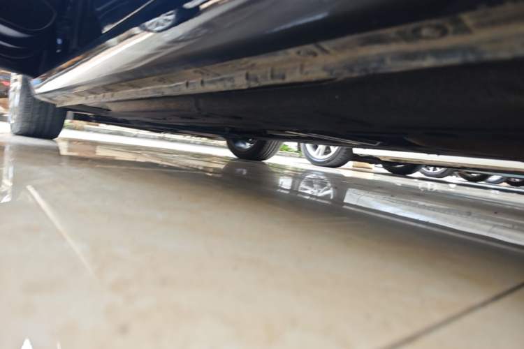 Used Hongqi H5 2020 1.5T DCT Flagship Edition Left Side Sill
