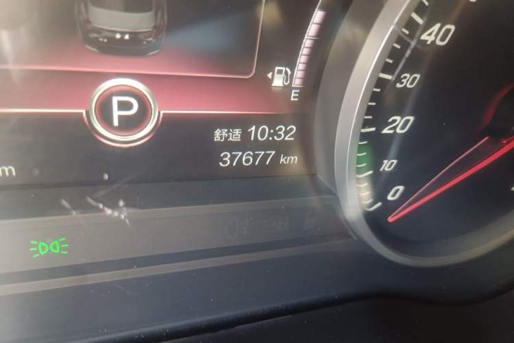 Used Hongqi H5 2020 1.5T DCT Flagship Edition Odometer Close Up