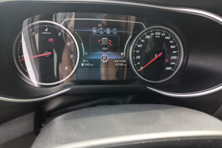 Used Hongqi H5 2020 1.5T DCT Flagship Edition Odometer Close Up