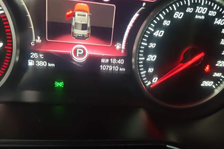 Used Hongqi H5 2020 1.5T DCT Flagship Edition Odometer Close Up