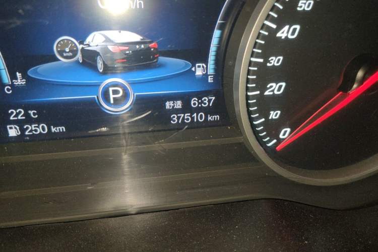 Used Hongqi H5 2020 1.5T DCT Flagship Edition Odometer Close Up