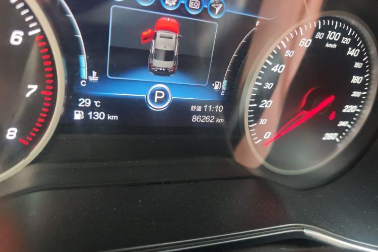 Used Hongqi H5 2020 1.5T DCT Flagship Edition Odometer Close Up