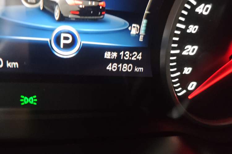 Used Hongqi H5 2020 1.5T DCT Flagship Edition Odometer Close Up