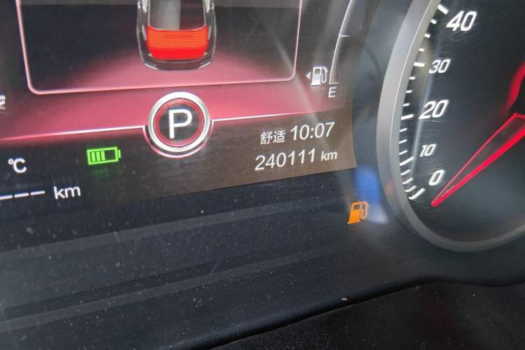 Used Hongqi H5 2020 1.8T Automatic ZhiLian QiYun Edition Odometer Close Up