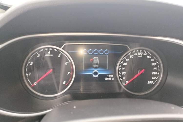 Used Hongqi H5 2020 1.8T Automatic Smart Connect Flagship Edition Odometer Close Up