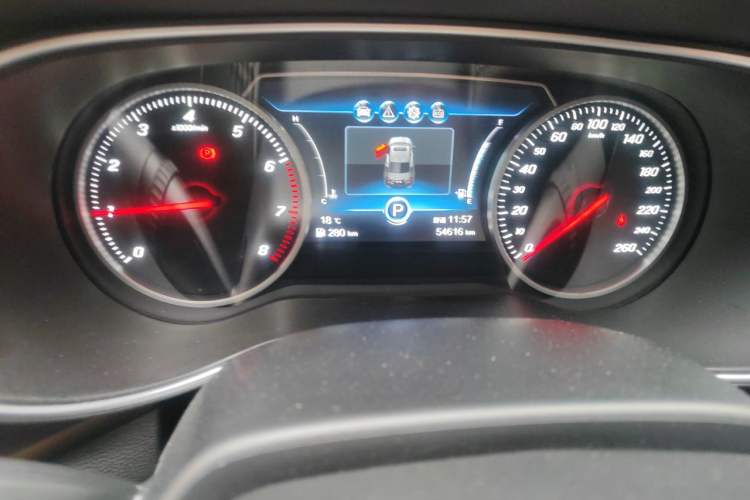 Used Hongqi H5 2020 1.5T DCT Flagship Edition Odometer Close Up