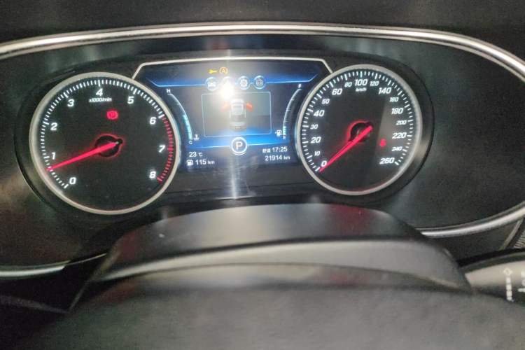 Used Hongqi H5 2020 1.5T DCT Flagship Edition Odometer Close Up