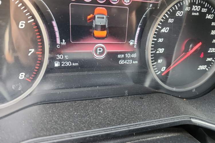 Used Hongqi H5 2020 1.8T Automatic ZhiLian QiYun Edition Odometer Close Up