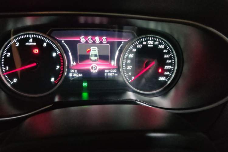 Used Hongqi H5 2020 1.5T DCT Flagship Edition Odometer Close Up