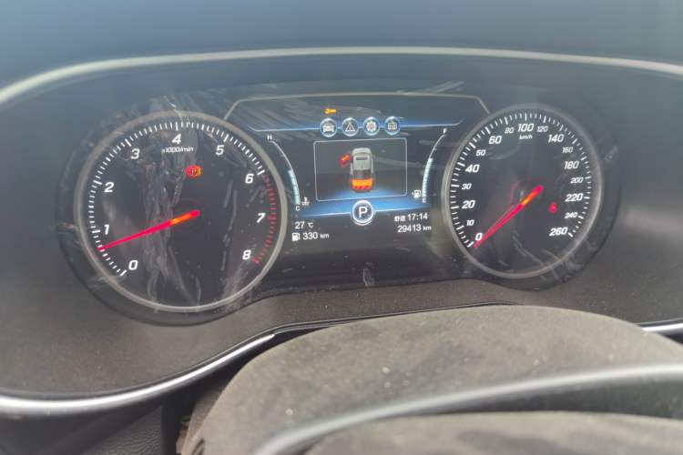 Used Hongqi H5 2020 1.5T DCT Flagship Edition Odometer Close Up