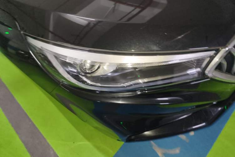 Used Hongqi H5 2020 1.8T Automatic ZhiLian QiYun Edition Right Front Headlight
