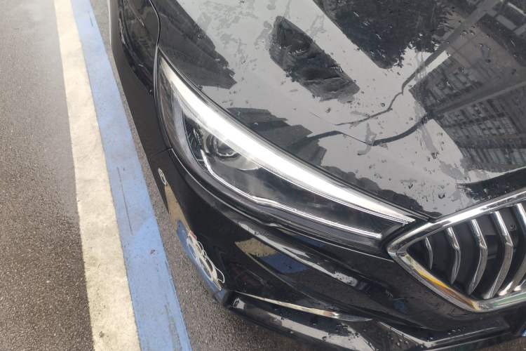Used Hongqi H5 2020 1.8T Automatic Smart Connect Flagship Edition Right Front Headlight