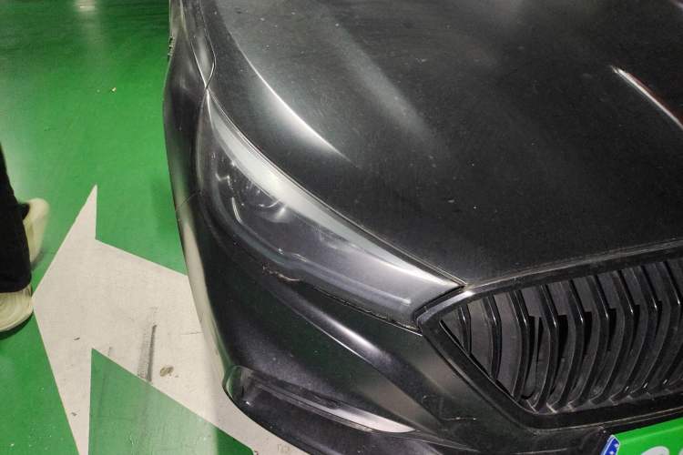 Used Hongqi H5 2020 1.8T Automatic Smart Connect Flagship Edition Right Front Headlight