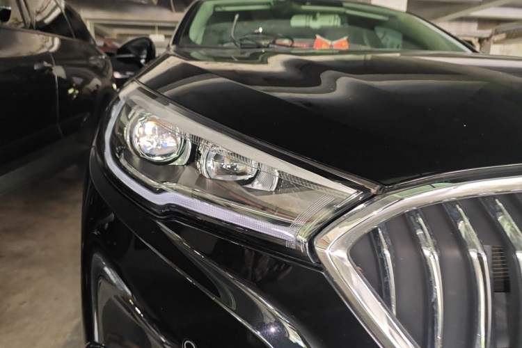 Used Hongqi H5 2020 1.8T Automatic Smart Connect Flagship Edition Right Front Headlight